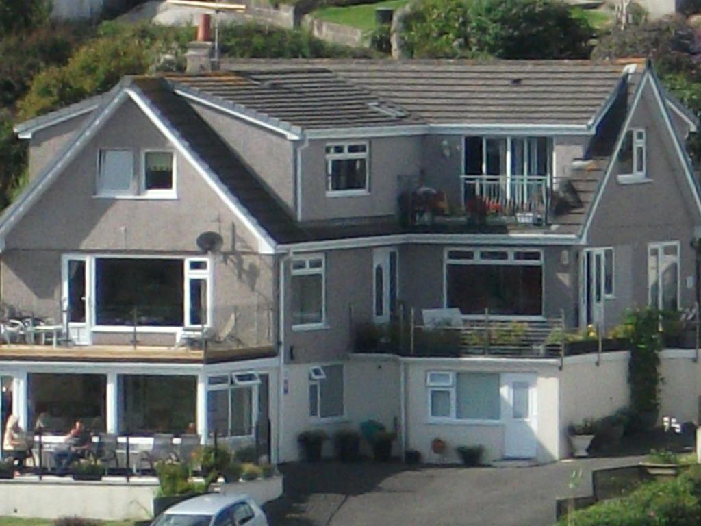 Bacchus Mevagissey Room photo