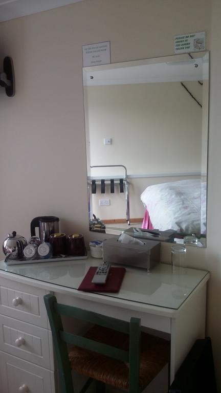 Bacchus Mevagissey Room photo